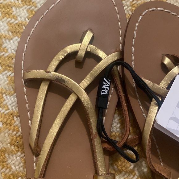 ZARA TRAFALUC Gold Leather Gladiator Sandals - Picture 7 of 8